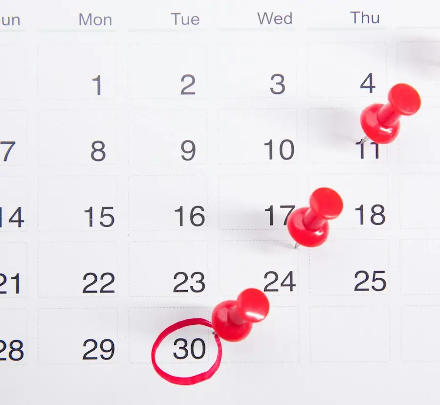 Calendar with days pinned for posting